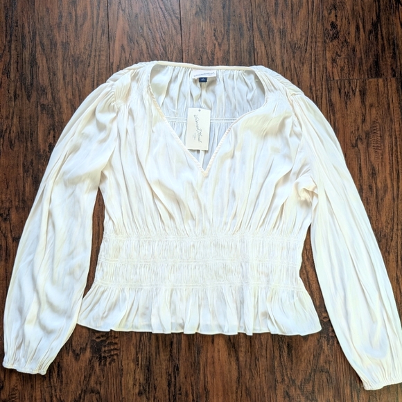 Universal Thread Tops - NWT - Universal Thread Women's Elegant Cream Long Sleeve Top